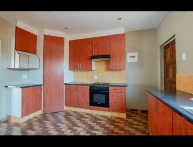 BUSINESS FOR SALE IN LENASIA SOUTH
